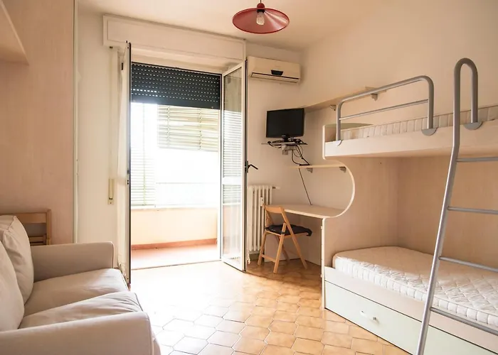 Light & Cozy Flat Near Navigli, Iulm, Bocconi