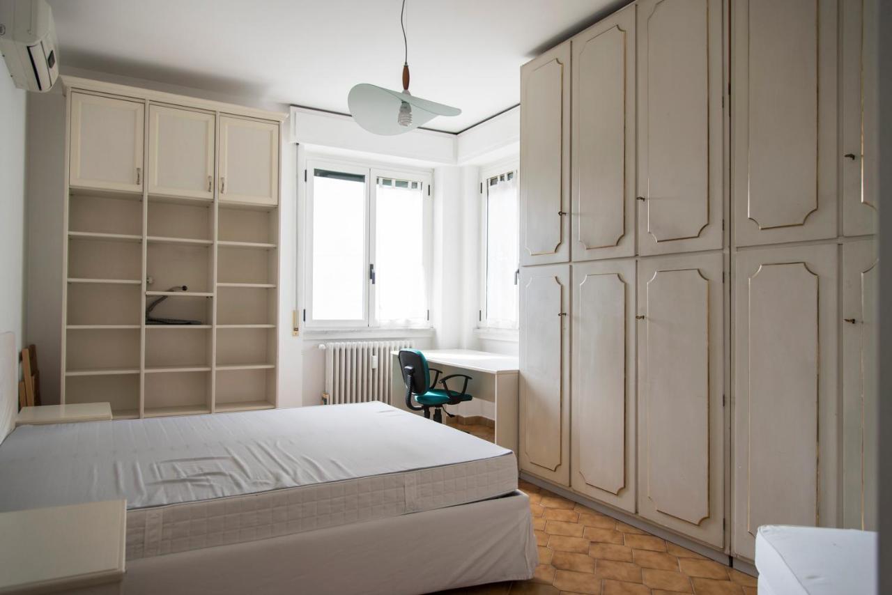 Light & Cozy Flat Near Navigli, Iulm, Bocconi Apartment Mailand