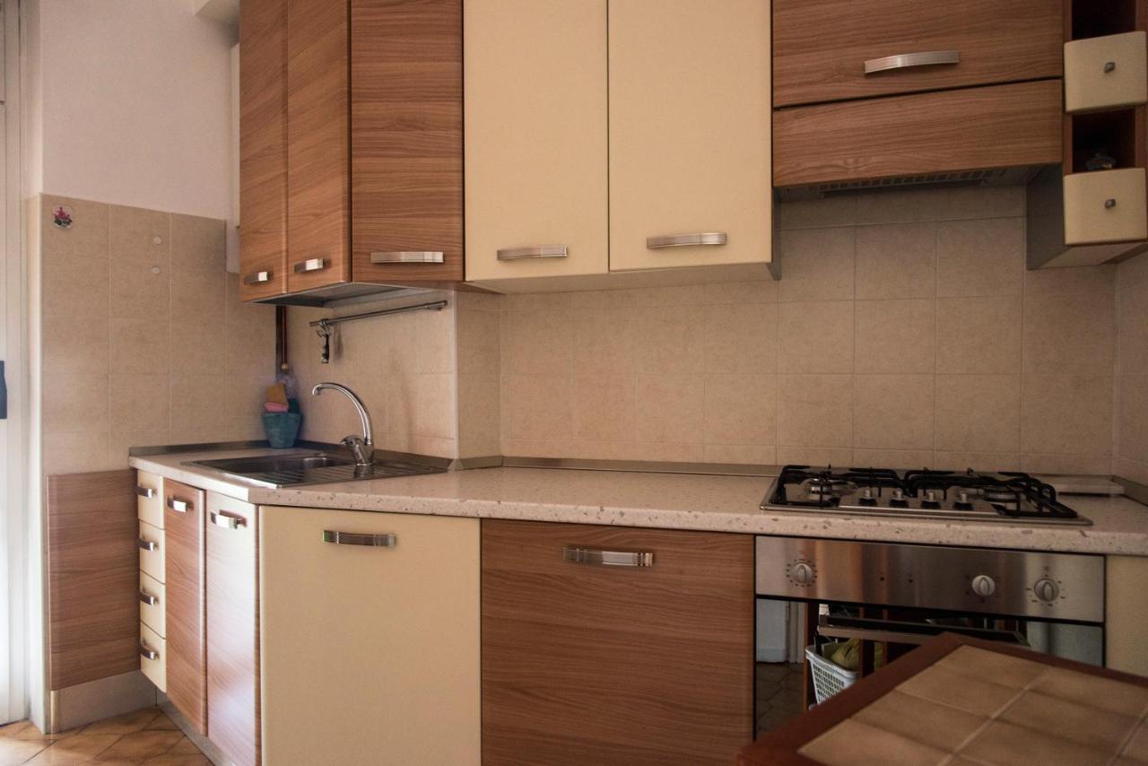 Light & Cozy Flat Near Navigli, Iulm, Bocconi Apartment