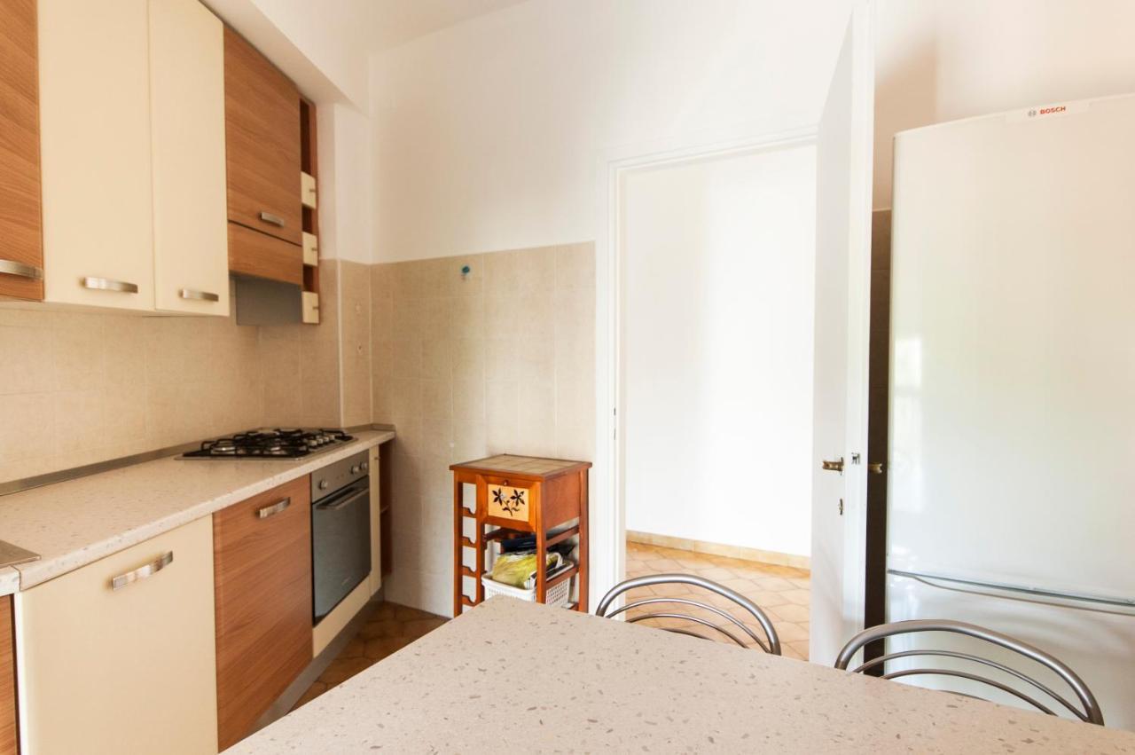 Light & Cozy Flat Near Navigli, Iulm, Bocconi Apartment *